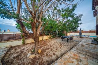 Petrochtisto Coastal Escape with Pool and Sea Views - 9