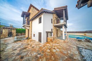 Petrochtisto Coastal Escape with Pool and Sea Views - 6