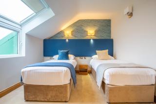 The Arches Hotel - 1