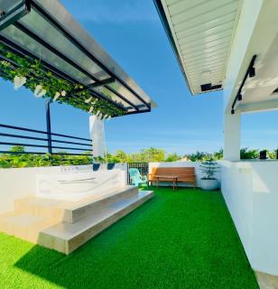 The Penthouse with Outdoor Jacuzzi - 8