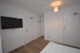 Ideal for Contractors - Spacious 6 Bed House - 4