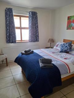 Portrush Cottages on the Outskirts - 1