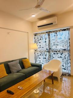 Serene white studio - 2nd floor - 8