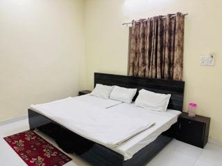 Hotel Orchha Inn - 1