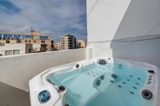 Sliema Seaview 4BD Apartments & Penthouse with Jacuzzi - 0