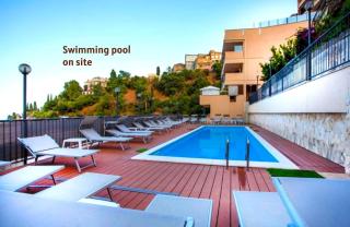 Mediterranean Apartment Pool & Parking - 8