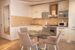 Premium City Residence - 8