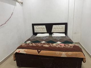 HOTEL INDRANEEL Hanuman Garhi - 0