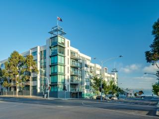 Waterfront (Yarra St) by Gold Star Stays - Geelong - 0