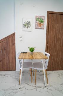 Feel Greek Hospitality #Θ028 - 1