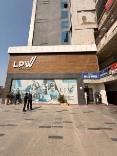 Luxury Jacuzzi Studio -Couple Friendly- Noida - 4