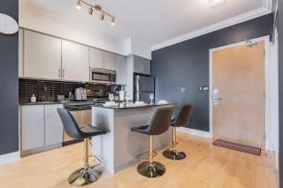 1BR Skyline Stay wiith Stylish Condo Near CN Tower - 8