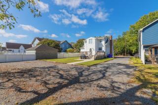 Bethany Breeze Cozy 4BR Bungalow 2 Miles to Sand! - 8