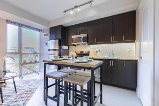 Modern Downtown Toronto Condo near CN Tower - 1