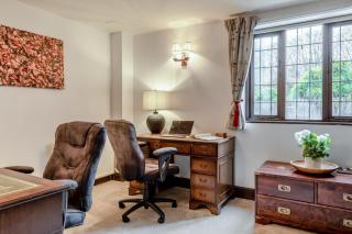 6 Bed in Taunton oc-b34095 - 1
