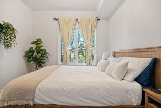 Coastal Cove Unit 108 Near UofA Hospital Whyte - 1