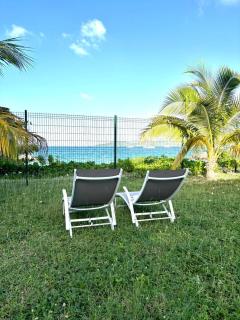 Sea Edge, 2 bdr with terrace pool front - 8