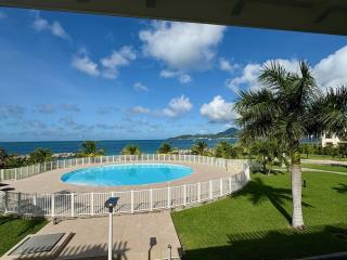 Sea Edge, 2 bdr with terrace pool front - 2