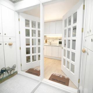 SEOUL Quiet family stay 2 Bedroom near Hongdae Sinchon Area Netflix Free Parking & Luggage March Cherry Blossom Festival Redload 1min Max 5 guests Gwanghwamun BTS - 6