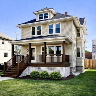 Spacious 5-Bedroom Retreat in Forest Park - 0