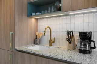 Stylish Studio with Free Parking and Top Amenities - 1