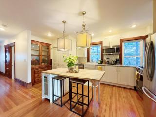 Boutique Porter Square home - 9