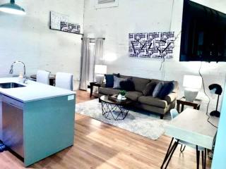 A Luxury City Condo - 9
