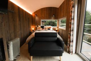 Reeds and Rushes Retreat - 4