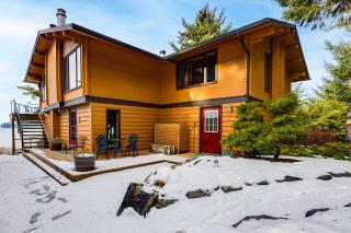 Hot Tub and Whale Watching! Scenic Sitka Escape - 7