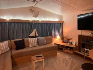 Coastal Beachfront Caravan - 8