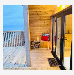 Magical Island cabin overlooking the sea - 3