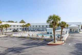 Destin Inn & Suites - 4