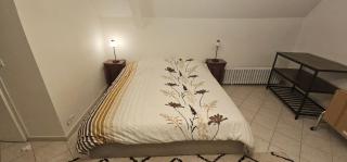 Maison entière, 5 couchages, avec grand espace salon cuisine de 80m2 à quelques minutes des plages de la Dordogne - 9