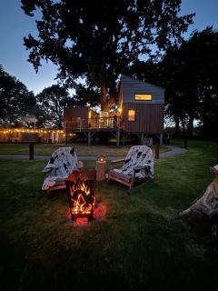 A Romantic Luxury Treehouse with Hot Tub - 6