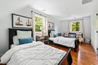 BlackBerry - Private home with Jacuzzi year-around - 2