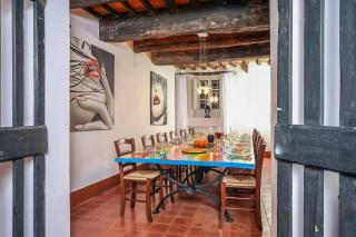 Historic Villa With Lake And Sea Views - 8