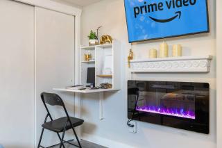 Rhythm & Relax 15 Min to DT Murals, Music - 2