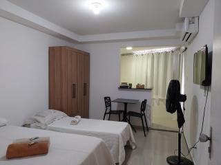 Kitnet no Centro Garagem, ar e Wi-Fi - 0