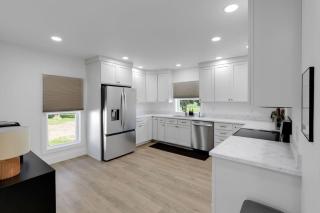 The Oasis Country 3 BR Farmhouse - 4