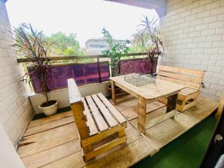 grande residence climatisée avec un balcon - 1