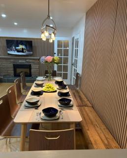 Oakridge Family Retreat -Garden - Up to 5 BR - 5 m Walk to Skytrain-Near YVR - Vancouver - 2