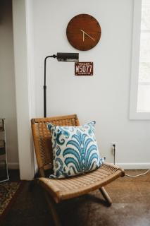 Charming Cottage w Hot Tub - 9