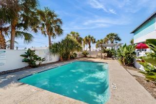 Coastal Hideaway - 9