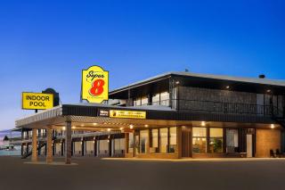 Super 8 by Wyndham Hearst ON - 9