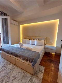 Host in downtown - 0