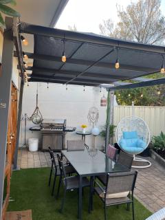 Red Emperor a trendy, modern townhouse in the heart of Esperance - 1