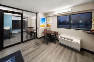 Days Inn by Wyndham Kansas City Northeast - 5