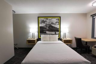 Super 8 by Wyndham Clearwater BC - 8