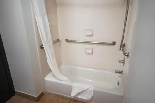 Ramada by Wyndham Tulsa Broken Arrow - 2