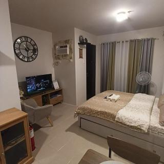 Comfy Walk-Up Studio minutes from Mactan Airport with FREE Pool Access for 2 - 4